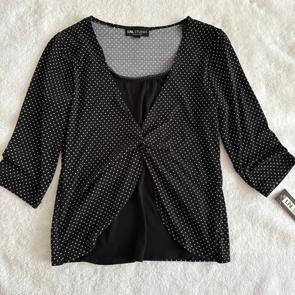 office siren basic black & white polka dot blouse with 3/4 sleeves
